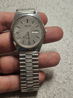 #ad Vintage Pulsar V 533 8A80 Quartz Movt Japan Date Men#x27;s Watch Silver Tone. $30.00