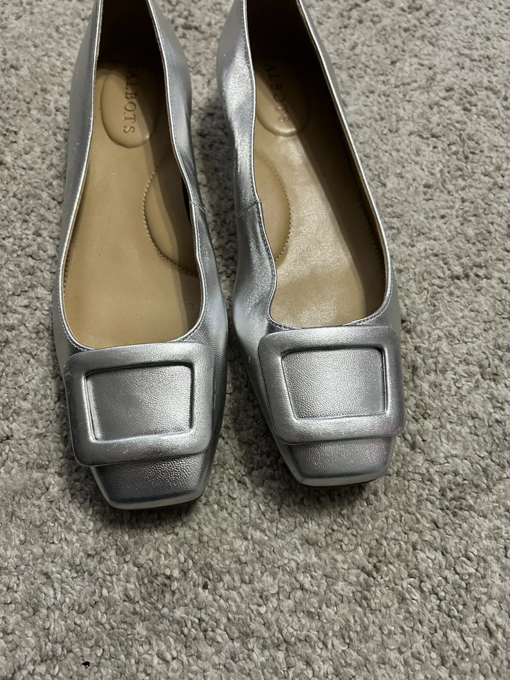 Talbots SUTTON BUCKLE LEATHER FLATS - METALLIC Women's 7.5 - Image 3 of 4