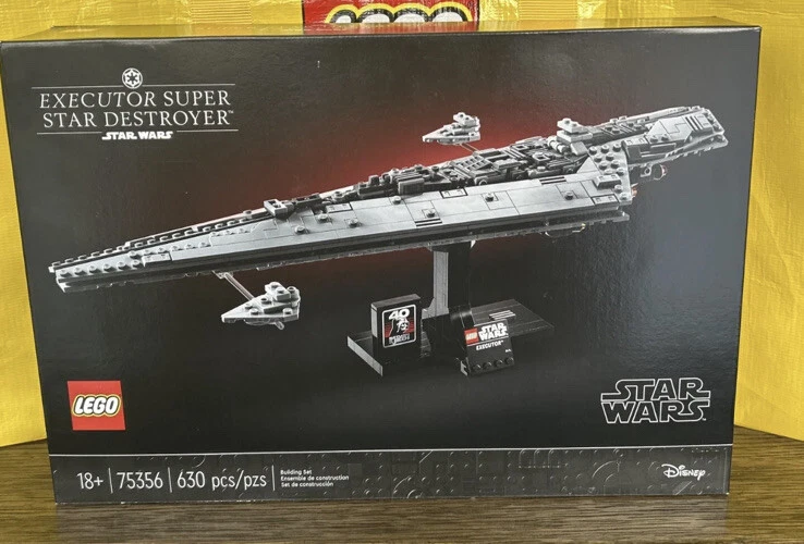 LEGO Star Wars Executor Super Star Destroyer 75356 Darth Vader Imperial Starship - Image 4 of 4