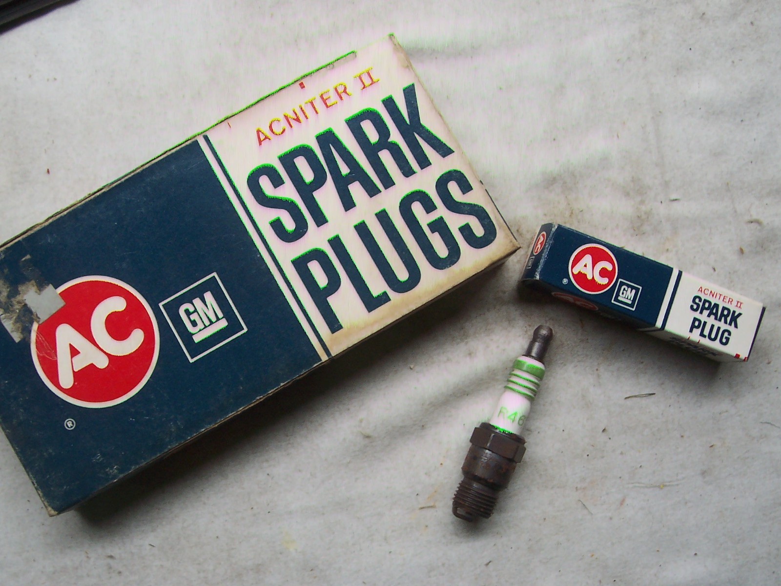 AC R46T Spark Plug Set, 1970 thru 74 GM 250 six cylinder