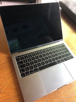 Apple MacBook Pro 13,3 Zoll 256GB