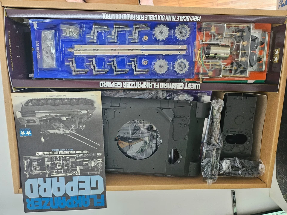 Tamiya 1/16 Flakpanzer Gepard NIB - Photo 3/4