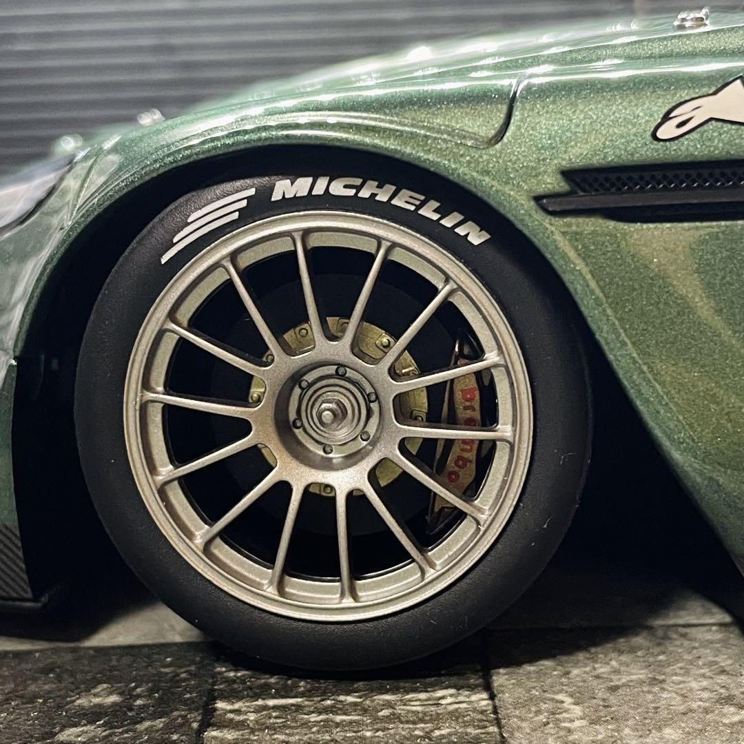 1/18 AUTOart アストンマーチン DBR9 GT1 2005 AUTOart 1:18 Aston Martin DBR9 #57 winner GT1 class 12h