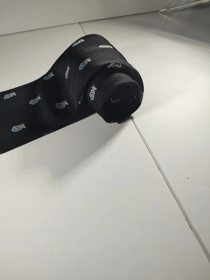 Gravata masculina vintage coleção Churchill emblema costurado azul marinho 3,5" - Imagem 4 de 4