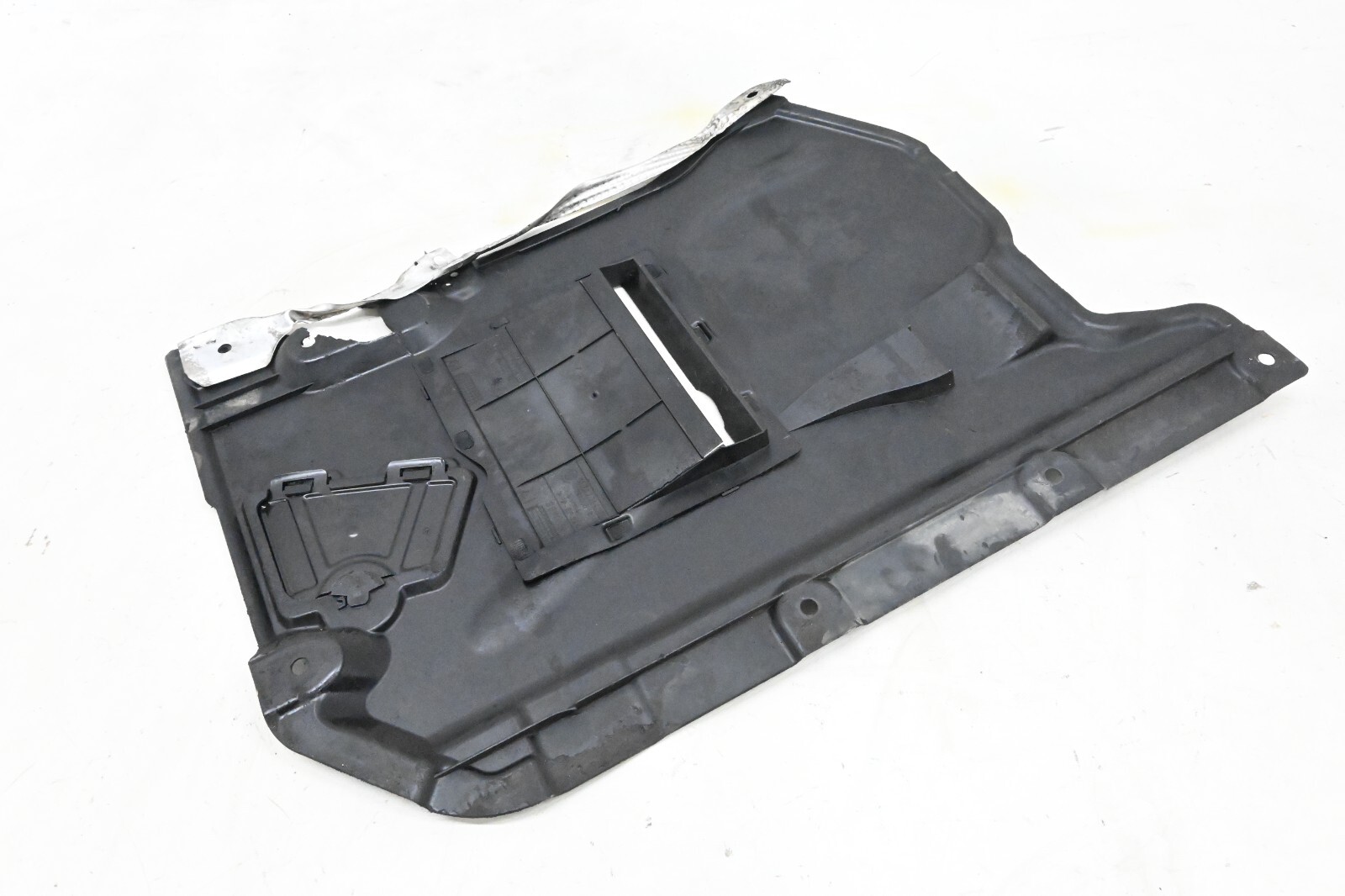 ⭐06-12 Bmw E90 3 Series Underfloor Engine Coating Center Splash Shield ...