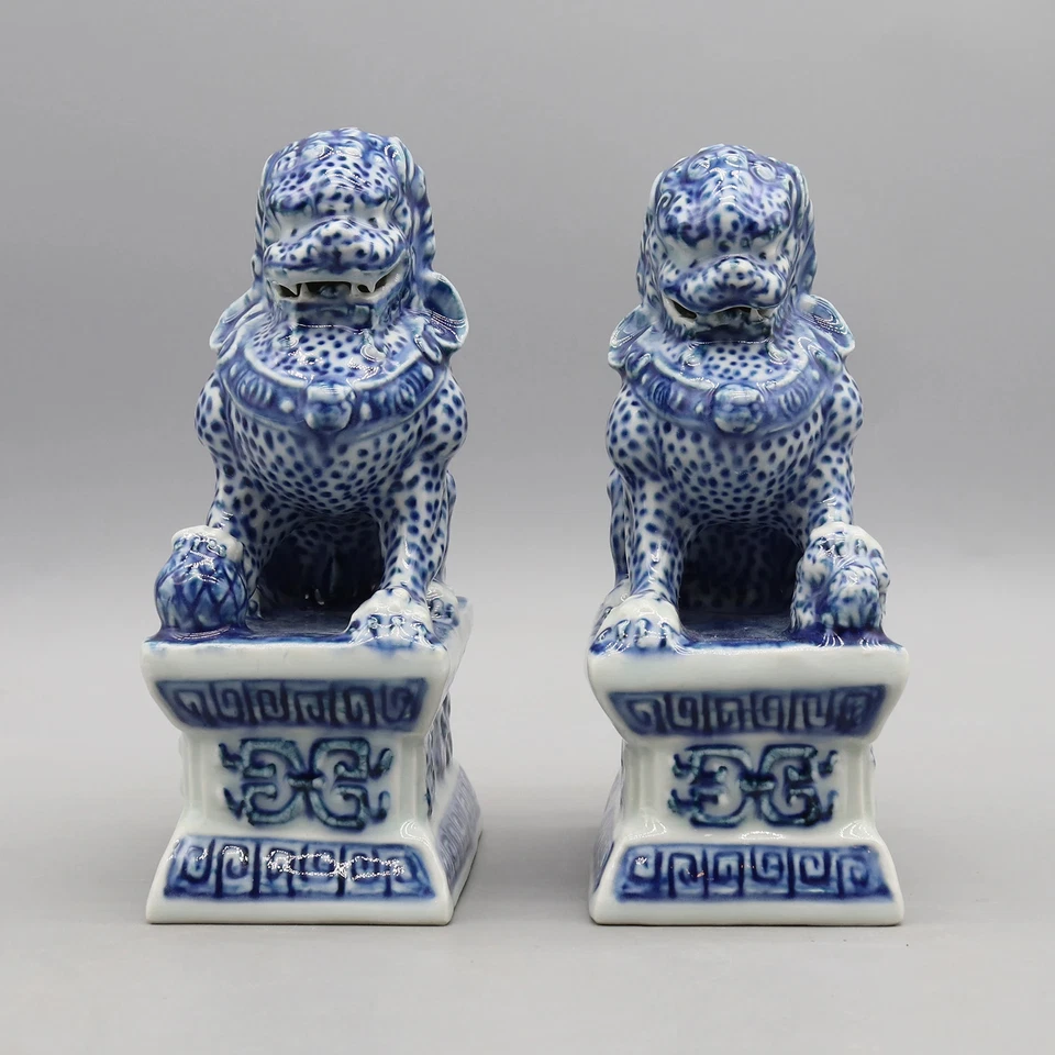 Hand Painted Ceramic Foo Dogs,Guardian Lions, Blue and White Ceramics - Image 3 of 4