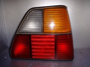 VW Golf 2 19E Rücklicht Rückleuchte Licht Leuchte HR Saturnus 191945112B