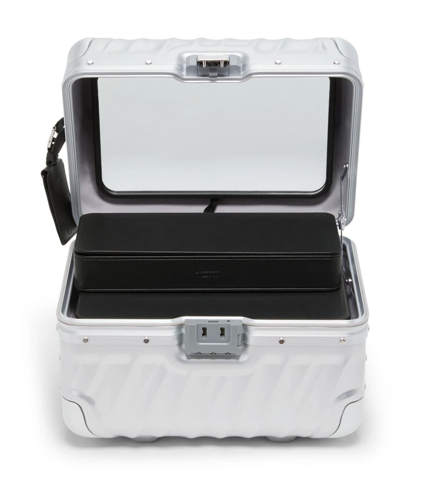 Estuche de tren de aluminio Tumi de 19 grados Foto 2 de 4