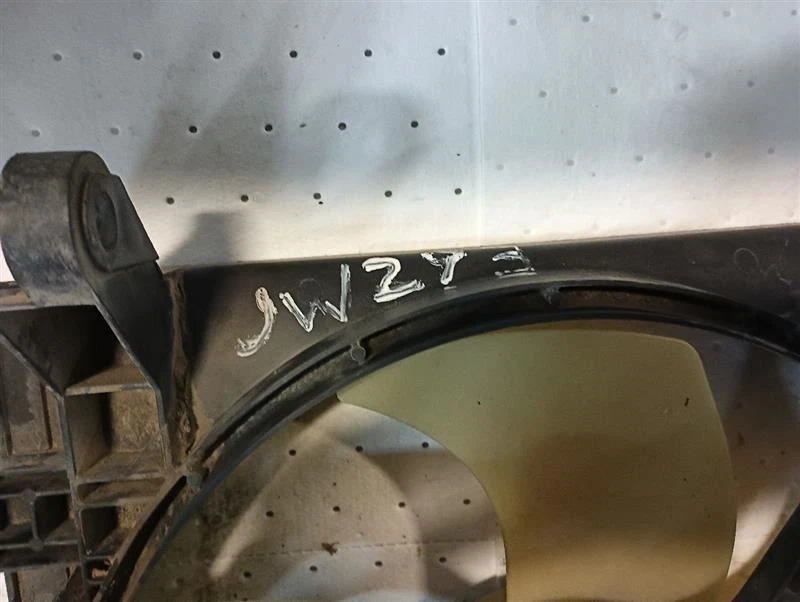 Radiator Fan Motor Assembly from 2002 Subaru Legacy 11238388 - Image 2 of 4