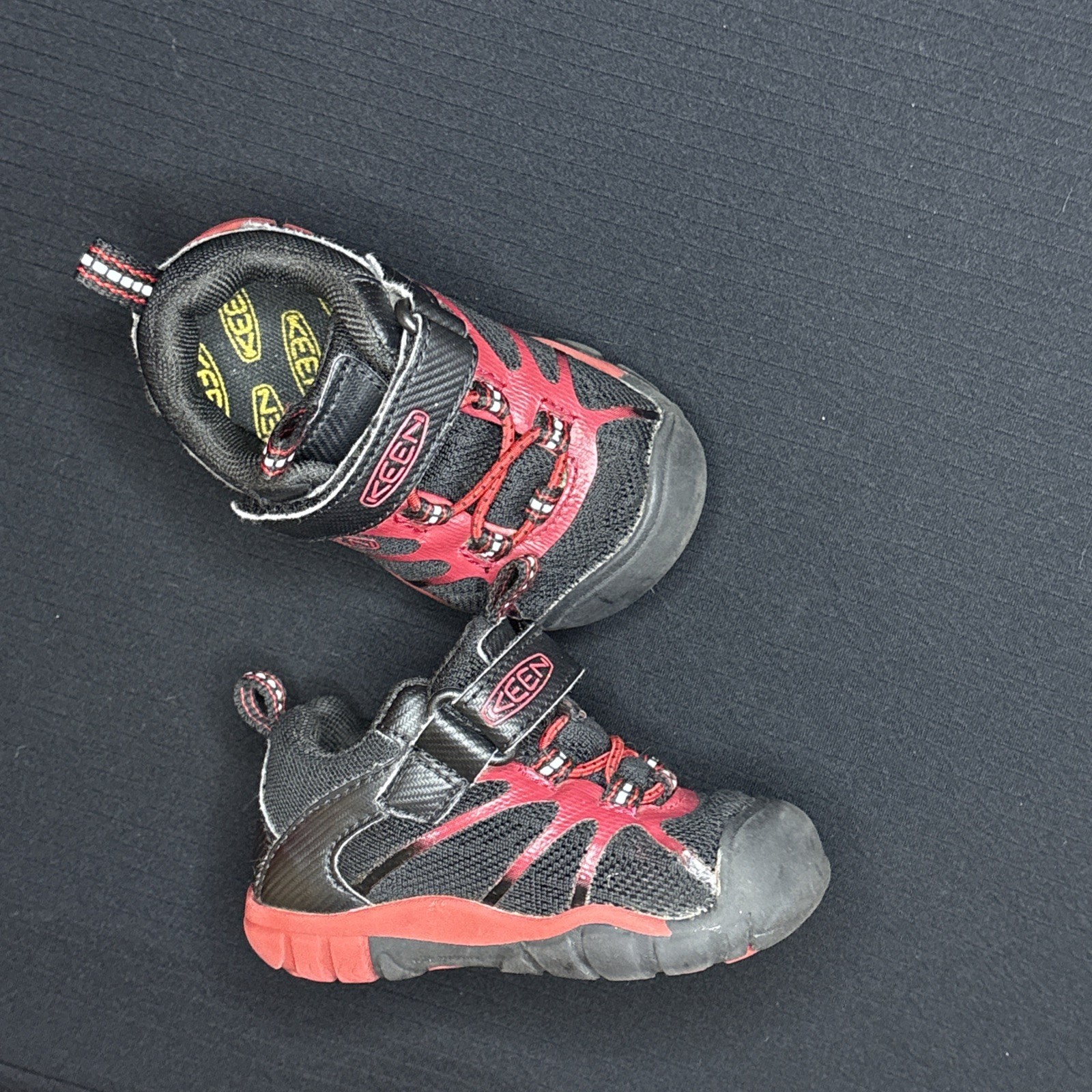 Scarpe sneakers Keen bambino ragazzo taglia 5 rosso nero Chandler 2