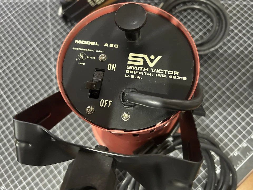 Smith Victor A80 and A100 Photo Video Studio Flood Spot Light Lamps (set of 2) - Image 3 of 4