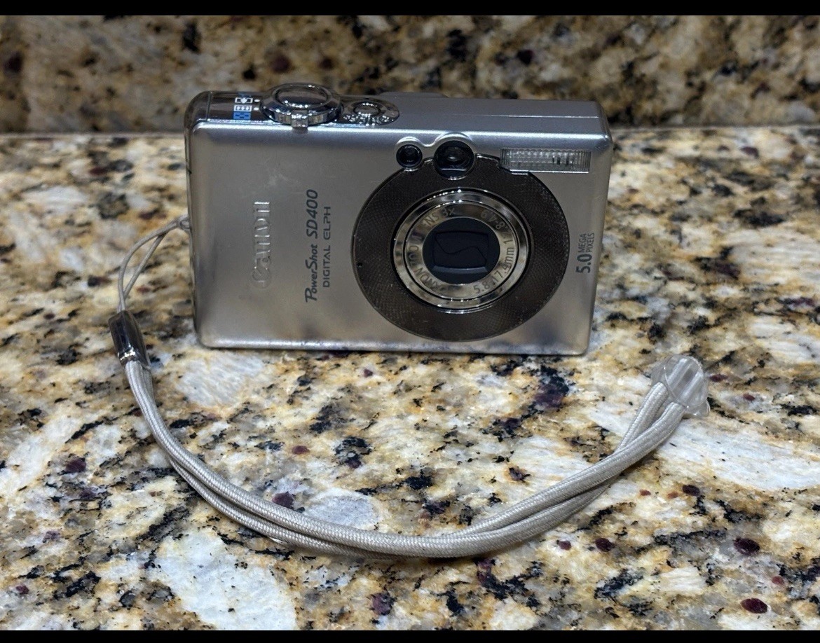 Canon PowerShot SD400 5.0 Mega Pixels 3x Optical Zoom Compact