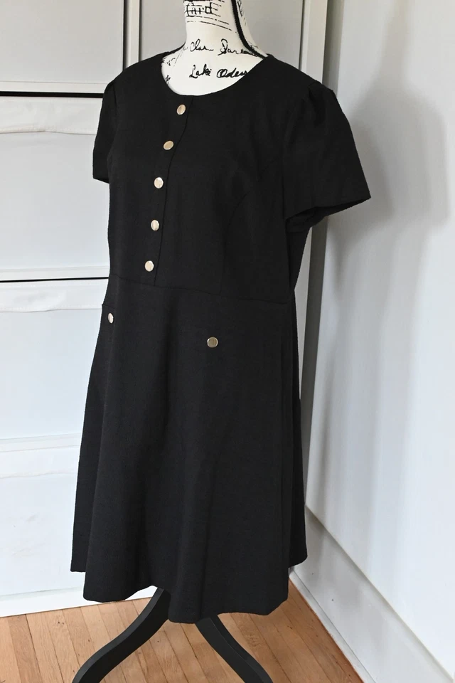 Nuevo Vestido Andrew Marc Pequeño Negro Manga Corta Talla 16 Carrera LBD NUEVO SIN ETIQUETAS Cremallera Trasera Foto 2 de 4