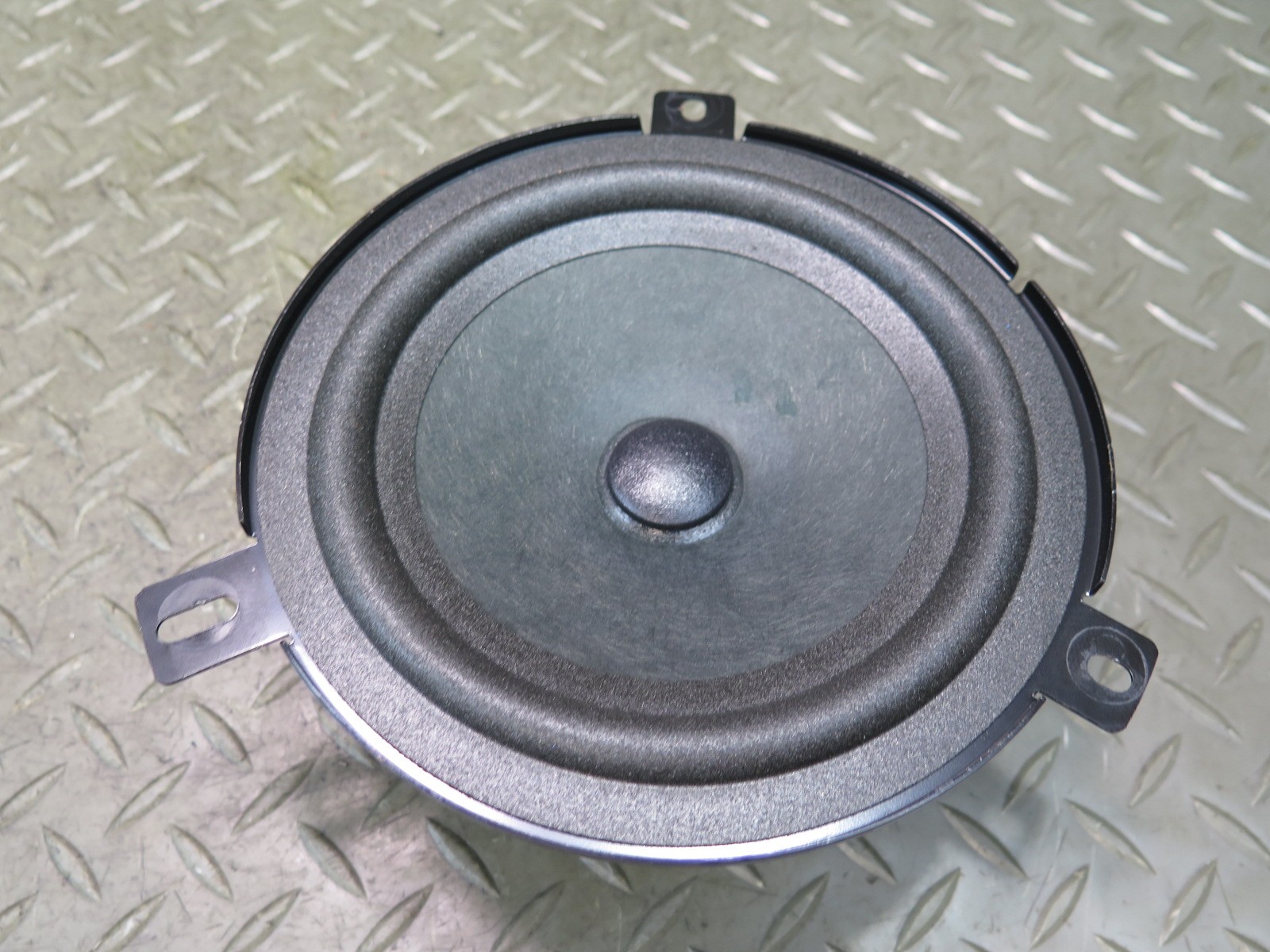 2017-2020 MASERATI LEVANTE M161 FRONT OR REAR DOOR SPEAKER SET OF 2