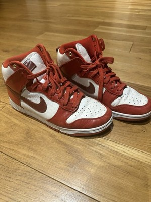 Nike Sneaker 'Dunk High LXX' in Rot