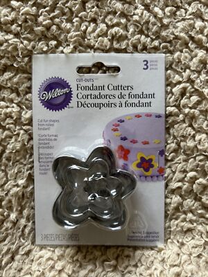 Brandneu Wilton 3-teiliges Metall Fondant Cutter Set - Blumenformen Blütenblätter