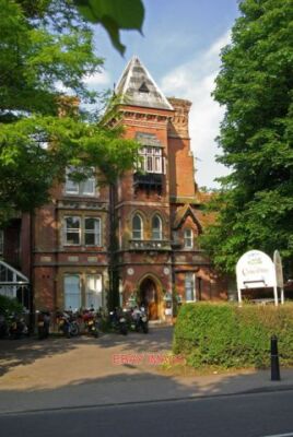 PHOTO  CANTERBURY YOUTH HOSTEL BUDGET ACCOMMODATION IN A FINE VICTORIAN VILLA ON