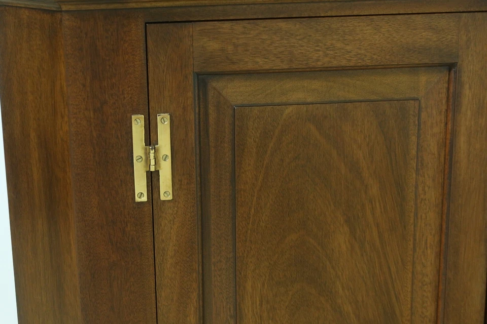 F53610EC: HENKEL HARRIS угловой шкаф из красного дерева с семенным стеклом - Изображение 4 из 4