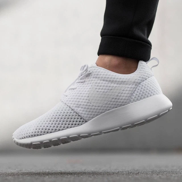 All white top roshes mens