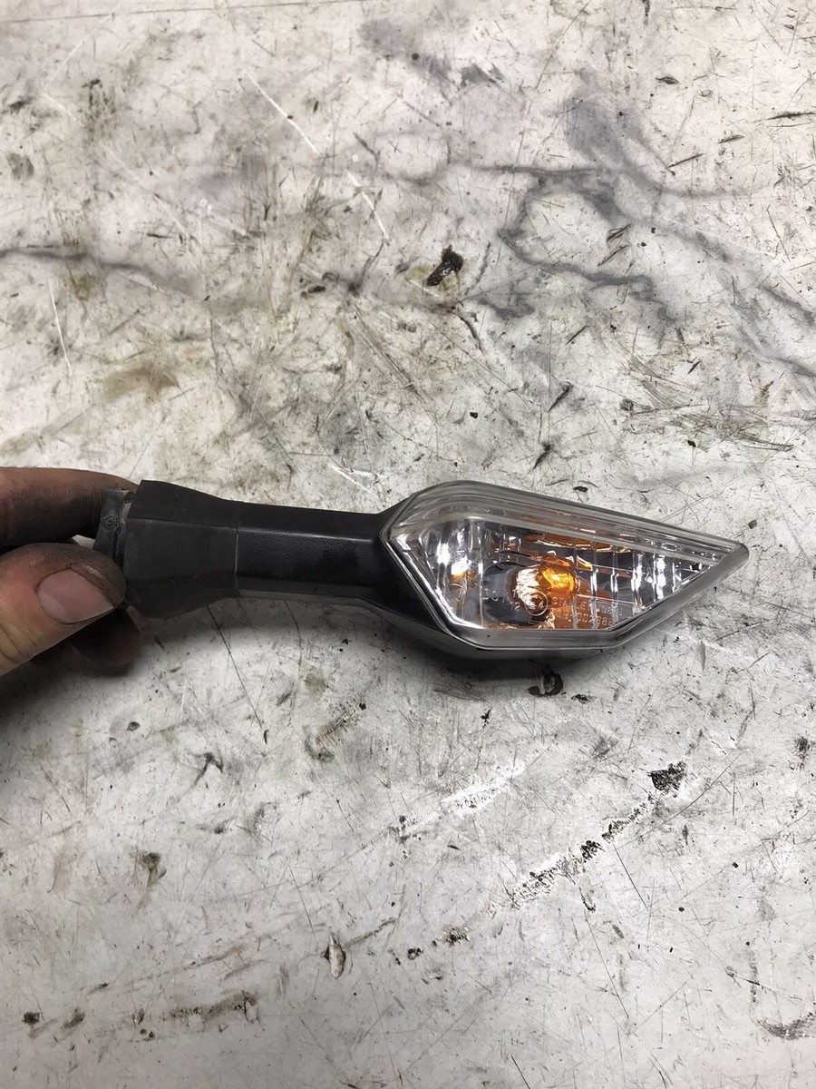 22 Kawasaki ZR Z 900 Z900 ZR900 R RS right rear back turn signal