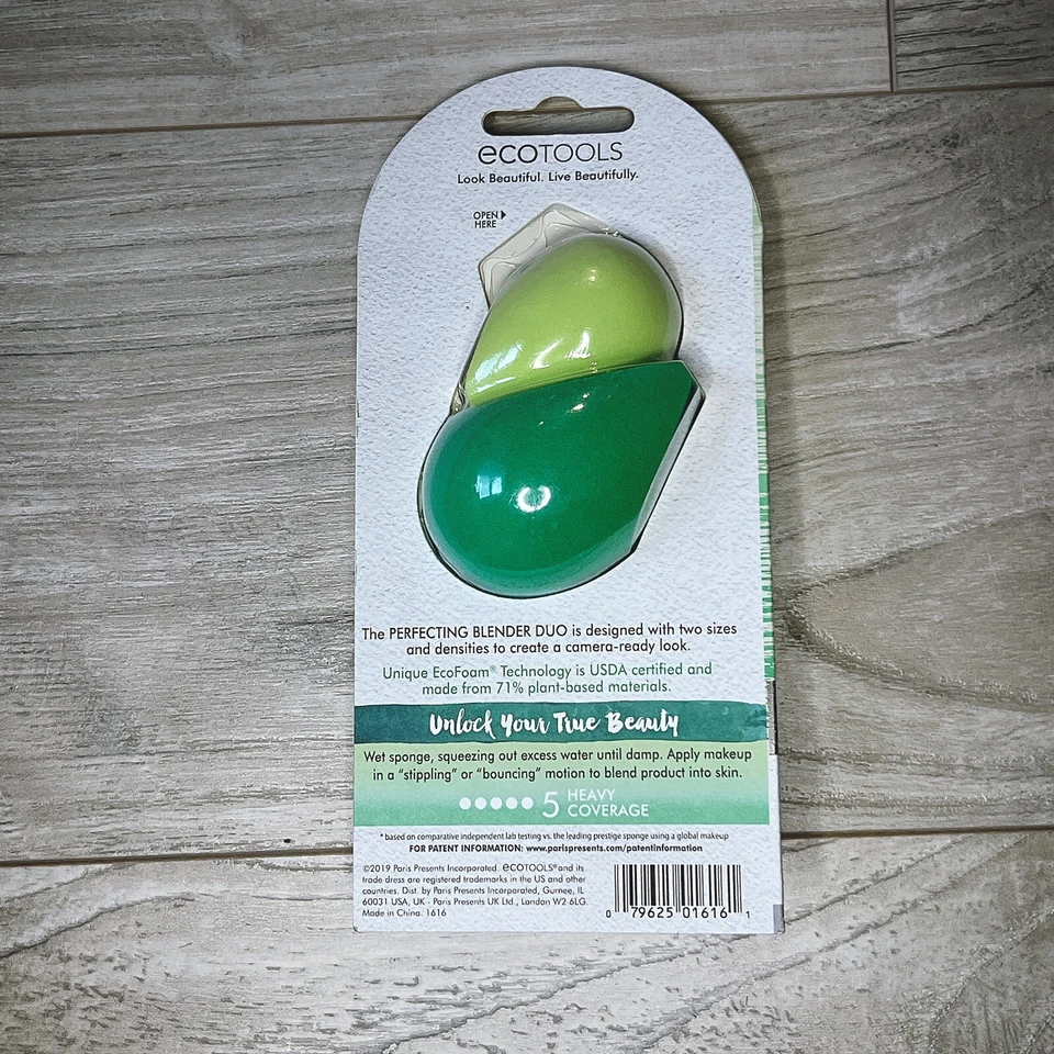 Batidora perfeccionadora EcoTools dos esponjas únicas para maquillaje líquido o crema Foto 2 de 2