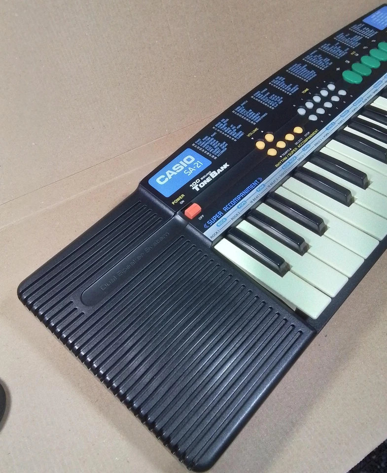 Vintage Casio SA-21 Tone Bank Keyboard Working Piano Electrónico Órgano Musical - Immagine 2 di 4