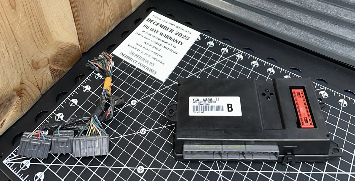Jiraud 4弦　シリアルno #0011 1997 11月 1999 2004 FORD F-150 OEM 2WD 4X2 MULTIFUNCTION GEM MODULE YL34
