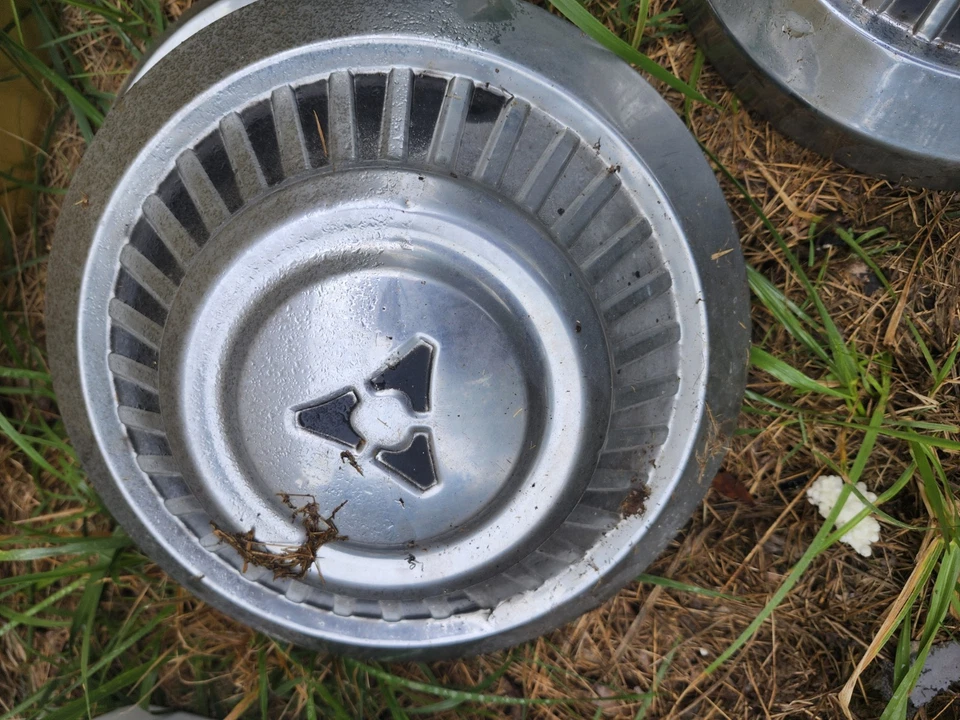 (1) Cubierta tapacubos plato perro 12" Dodge Truck Van 1969-1976 OEM 3/4 y 1 tonelada MOPAR Foto 2 de 4