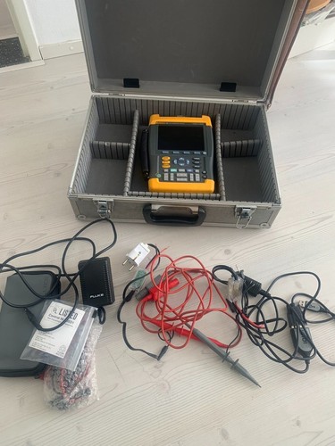 Fluke 199C 200MHz 2.5GS/s Digital Oscilloscope Scopemeter Multimeter - Afbeelding 5 van 5