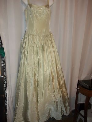 mori lee mint bridesmaid dress Plus-Size Romantic And Classic Strapless Lace A-Line Wedding Dress