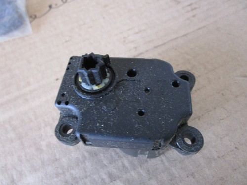 Opel Vectra C Signum Stellmotor Servomotor Klappe Luftverteilung Heizung NEU org - 第 1/6 張圖片