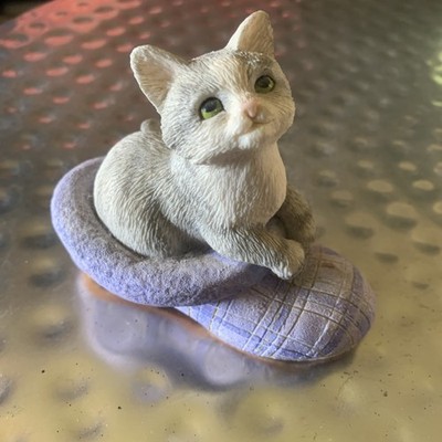 Leonardo Collection Katze in lila Pantoffel Figur gebraucht aber in gutem Zustand