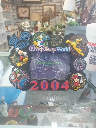 2004 Walt Disney World Fireworks Photo Picture Frame It Lights Up! Vintage