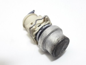 Volkswagen PASSAT B5 1997 Kühlmitteltemperatur Sensor Fühler Geber GUST22232