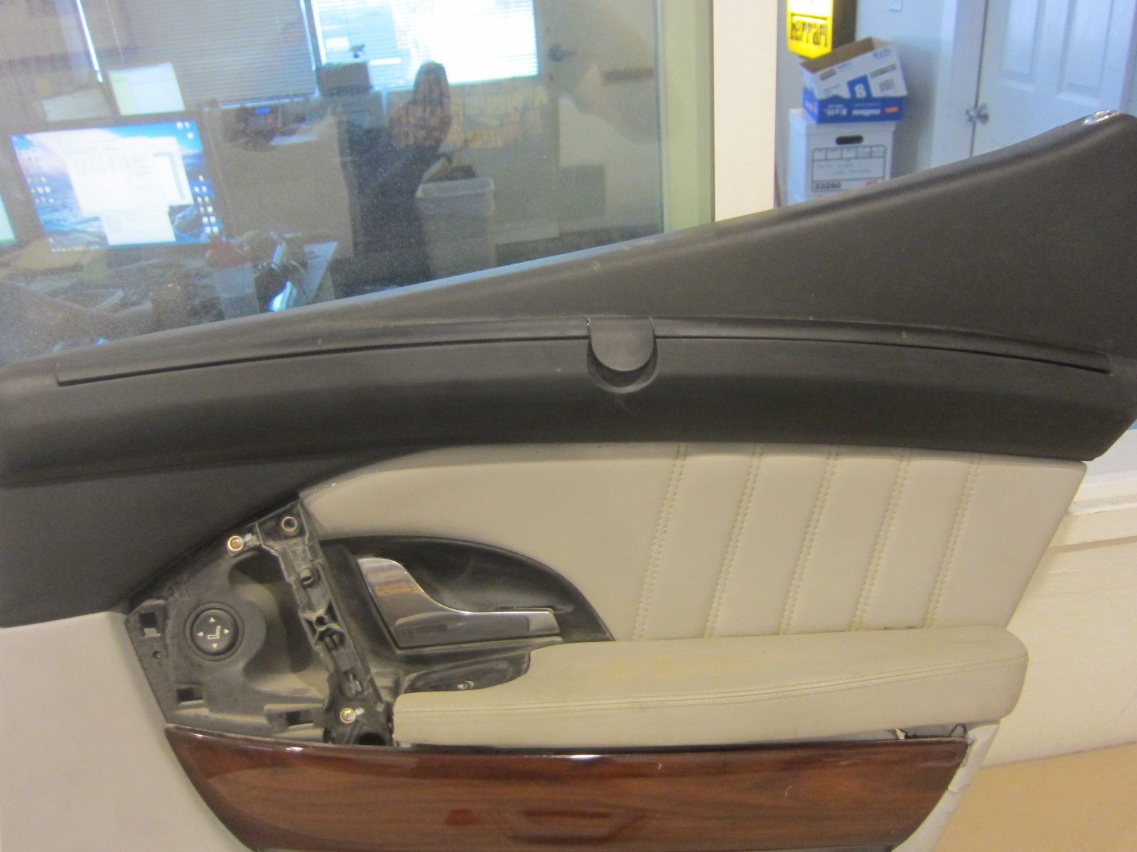 Maserati Quattroporte - RH Rear Inner Door Panel. Part# 68216200