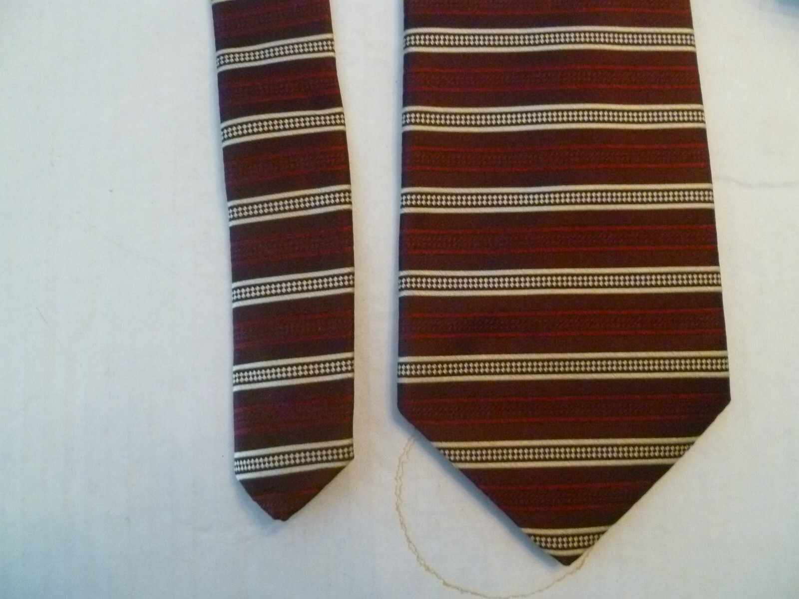mens neck tie Brooks Brothers silk maroon stripe