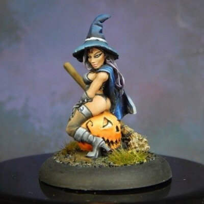 Reaper Dark Heaven Legends 02869 Elise The Witch Sexy Female Sorceress Pumpkin