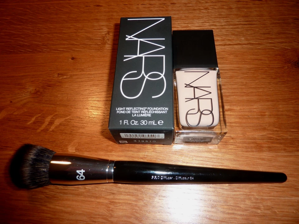 NARS Light Reflecting Foundation Light 2,5 YUKON + SEPHORA Foundation Pinsel - Bild 3 von 4