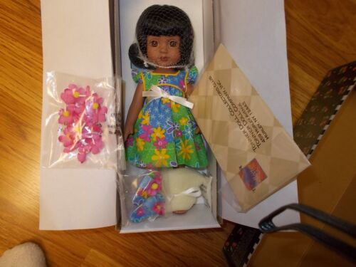 TONNER Mary Engelbreit’s  GEORGIA BASIC 2004 HAWAII DOLL, with Lei, Thongs NIB - Picture 1 of 4
