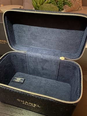 CHANEL Beaute Exclusive Makeup Box Travel Cosmetic Case Navy NEW