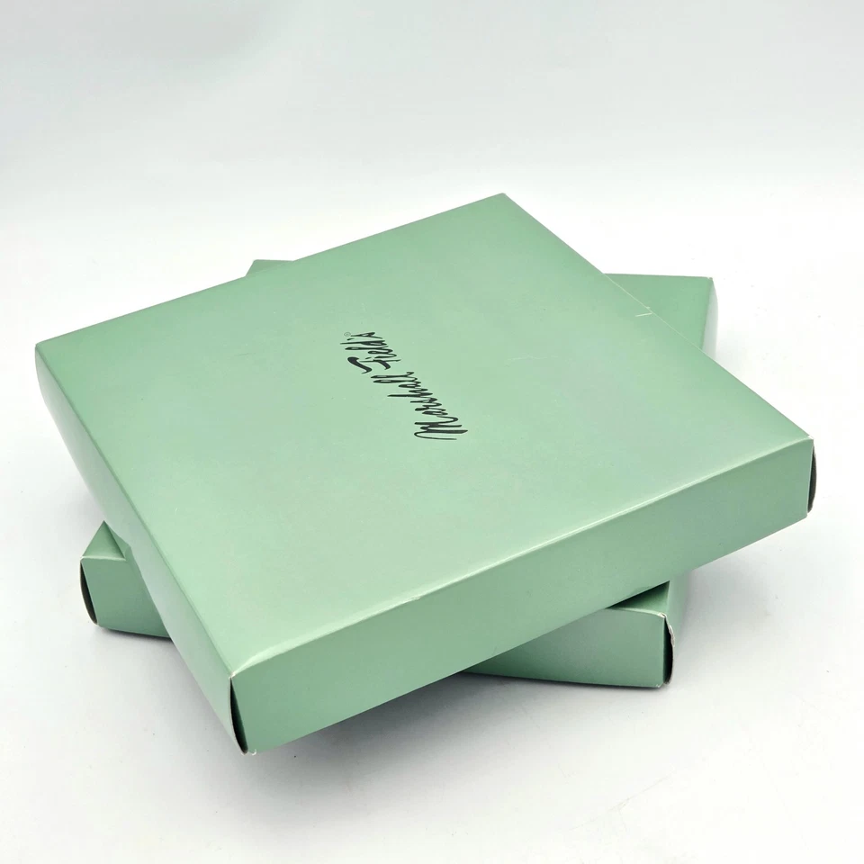 Juego de collares Two Marshall Fields cajas de joyería 7,5" cuadrado x 1,5" verde y negro Foto 4 de 4