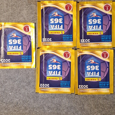 Panini FIFA 365 2022 Fußball Sticker Kollektion   5x originalverpackte Packs