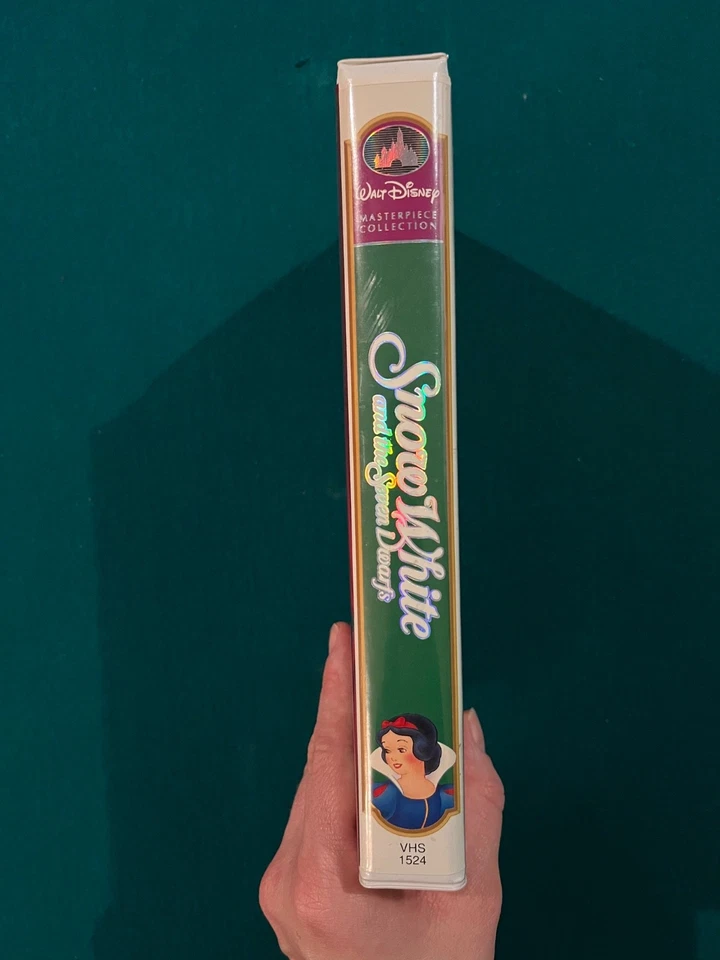 Walt Disney RARE Masterpiece Collection * Snow White VHS tape stock number 1524 - Image 4 of 4