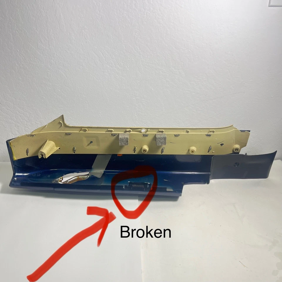 03-10 VW New Beetle CONVERTIBLE Right Rear Quarter Panel Trim Passenger RH OEM - Image 2 of 4