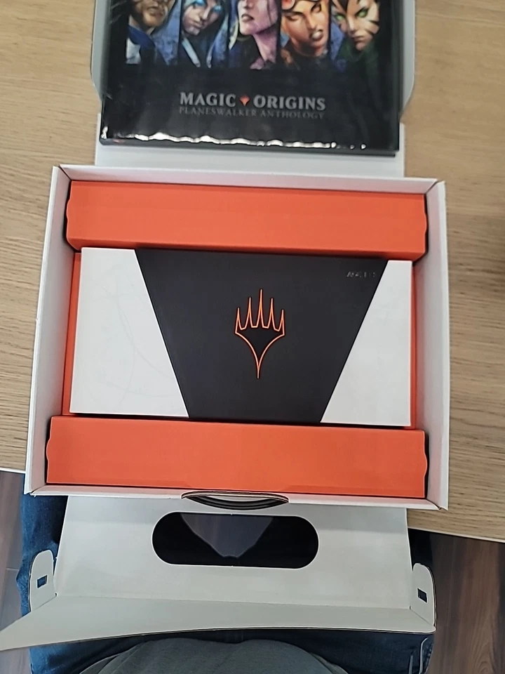 MTG Magic The Gathering Planeswalkers Anthology Box Set 2015 SDCC Exclusive - Image 3 of 4