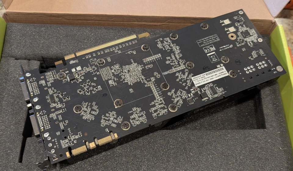 EVGA GeForce 9800 GTX 512MB RETRO GAMING Video Graphics Card in Original Box - Image 3 of 4