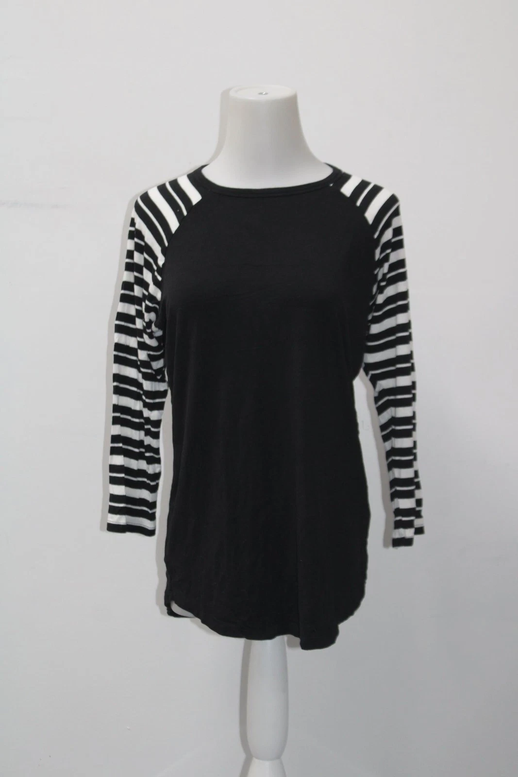 lularoe pre-owned shirt