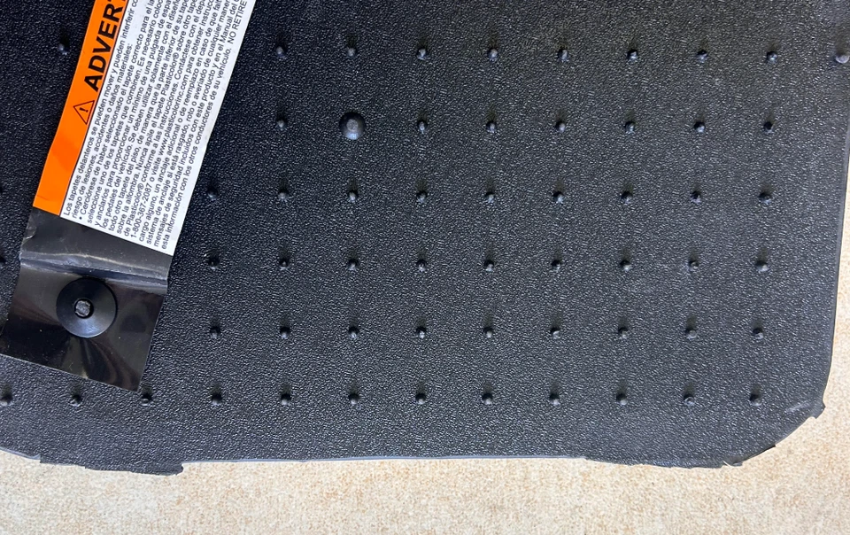 Alfombrillas de goma de alta resistencia delanteras negras para todo tipo de clima Jeep Elite 2 piezas con licencia Foto 4 de 4