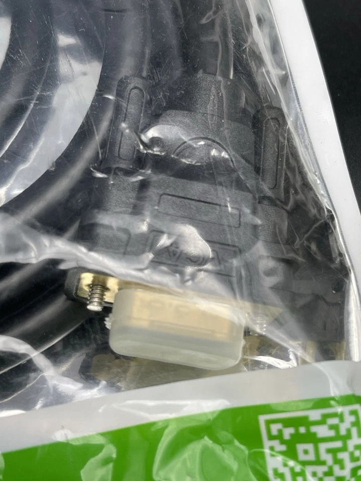 UGreen 5 feet Dual Link DVI-I (24+5 pin) Male to VGA Male Cable Adapter Black - Image 4 of 4