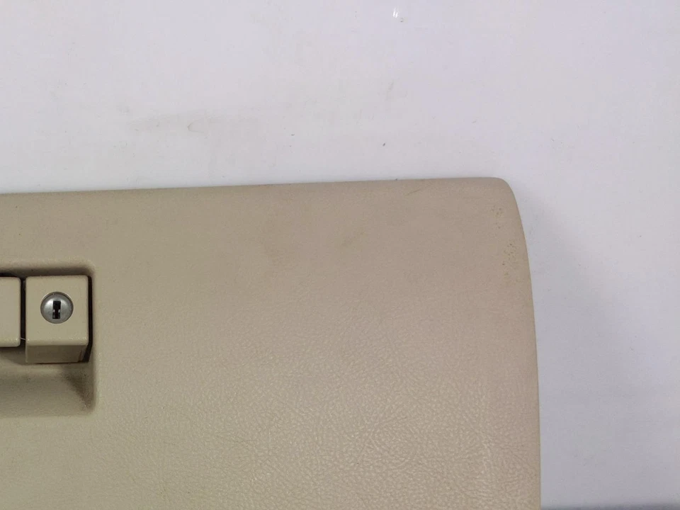 Caja de almacenamiento con guantera Lexus Is300 2001-2005 55550-53020-A0 beige Foto 3 de 4